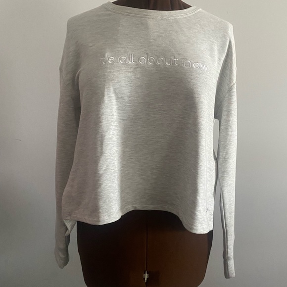 🤍HYBA🤍Activewear sweater in grey. Size large. Like new condition. Never worn. - Picture 5 of 16